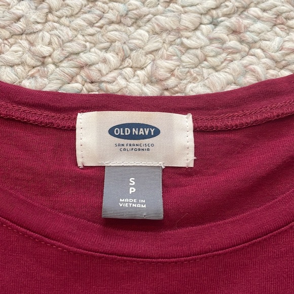 🎉 Old Navy red long sleeve peplum blouse top - Picture 2 of 8